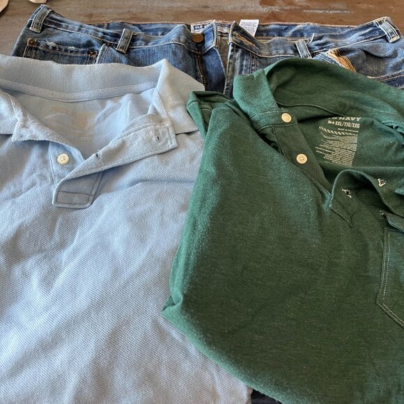 Old Navy lot 2 polos 2xl and size 40 jeans - Picture 1 of 3